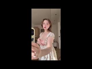 Cute девушка с большими натуральными сиськами 🥵🍰